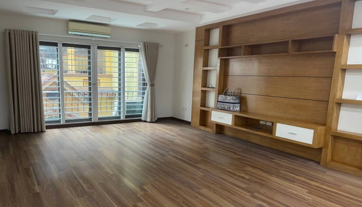 CHO THUÊ NHÀ NGÕ Ô TÔ TRẦN QUANG DIỆU, 7 TẦNG, 50M2, MT 4.2M, GIÁ 44 TRIỆU - THANG MÁY VÙ VÙ, KD ĐỈNH.